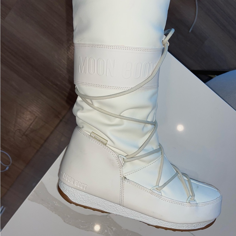 Moon Boots